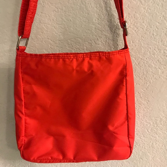 GIVEN AS GIFT. Cute bag. Never been used. - Picture 3 of 3